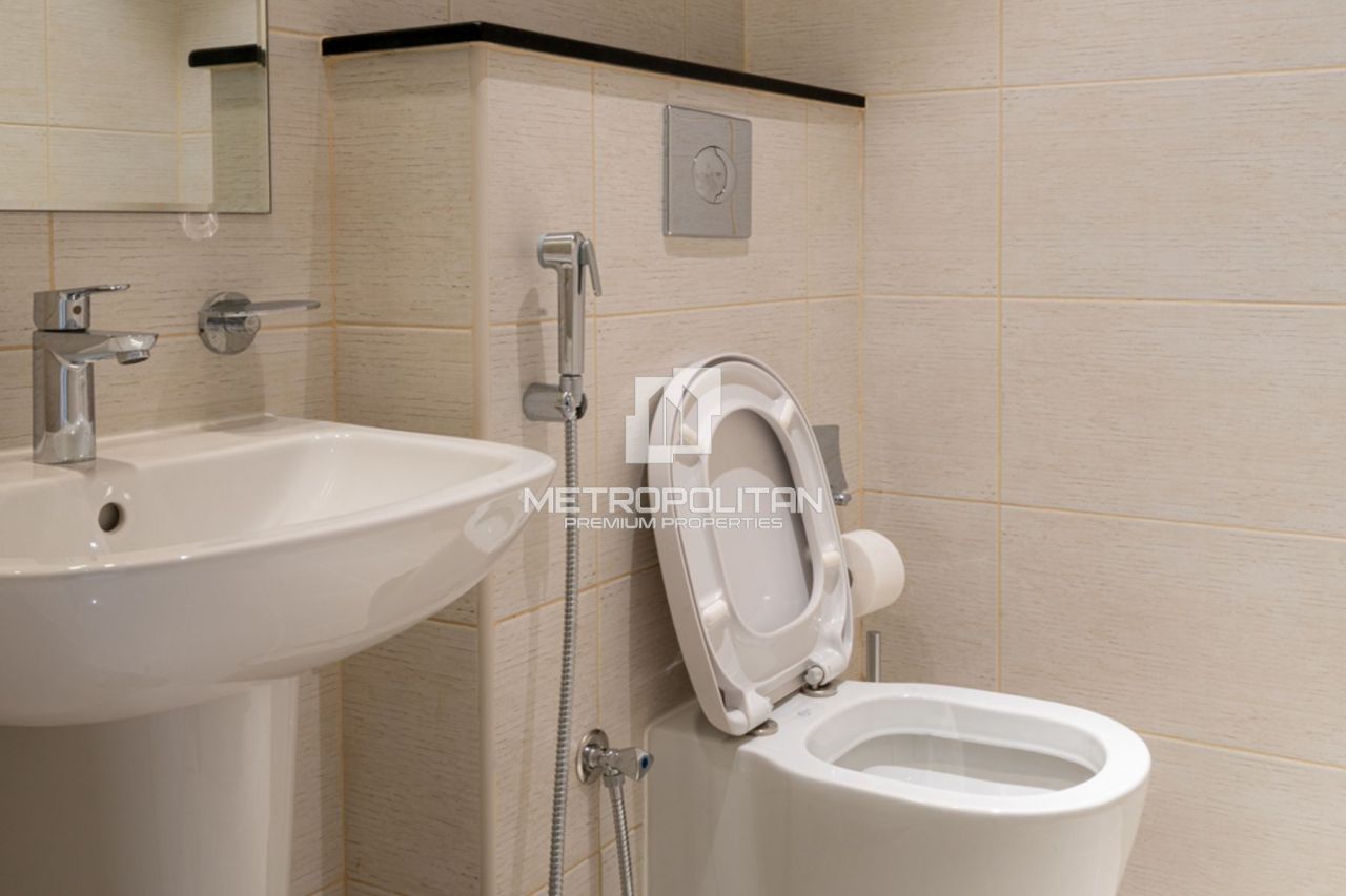 Apartment in Dubai, UAE, 80 m² - picture 9