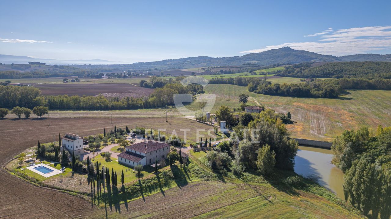 House in Marsciano, Italy, 812 m² - picture 5