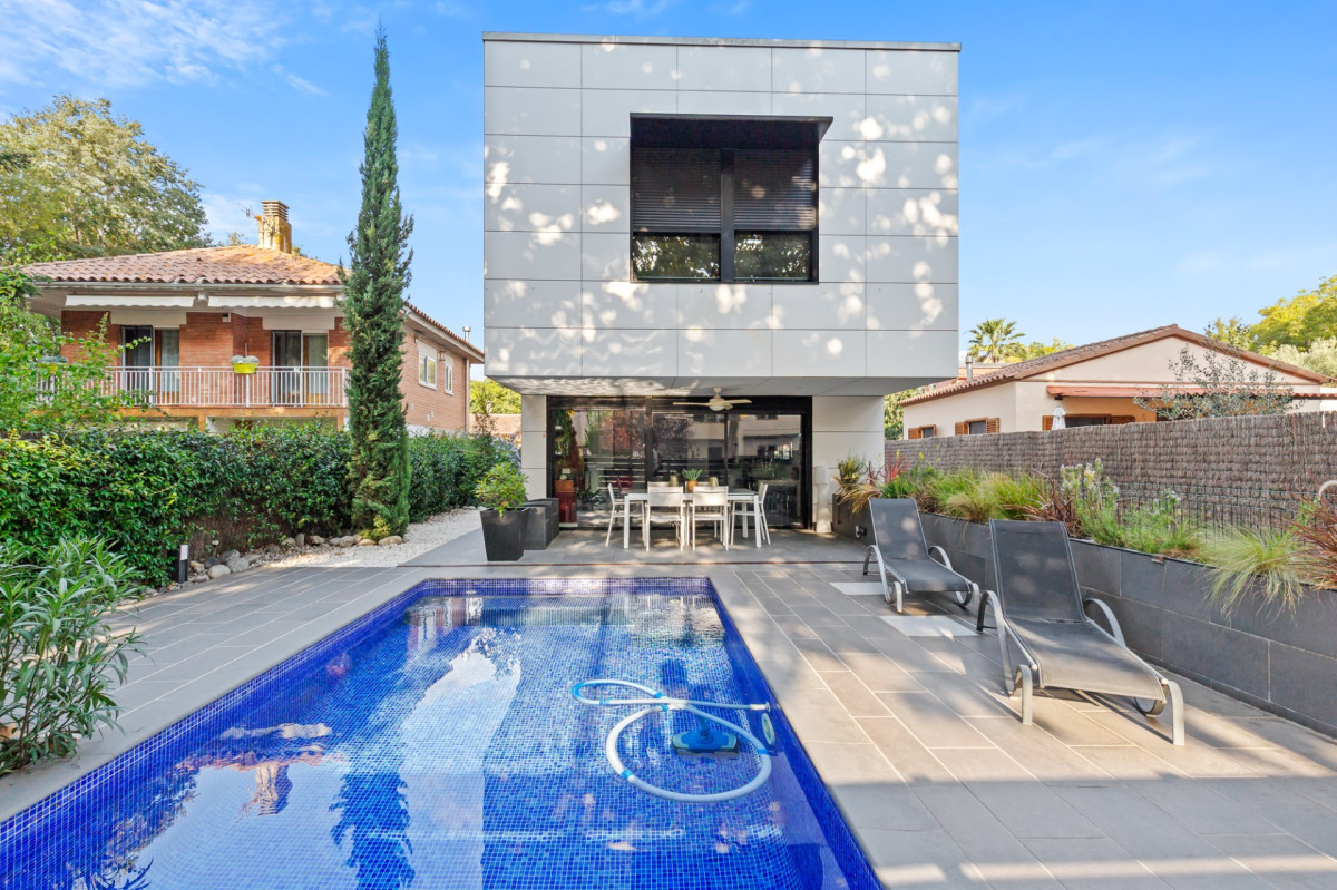 House in Barcelona, Spain, 280 m² - picture 1
