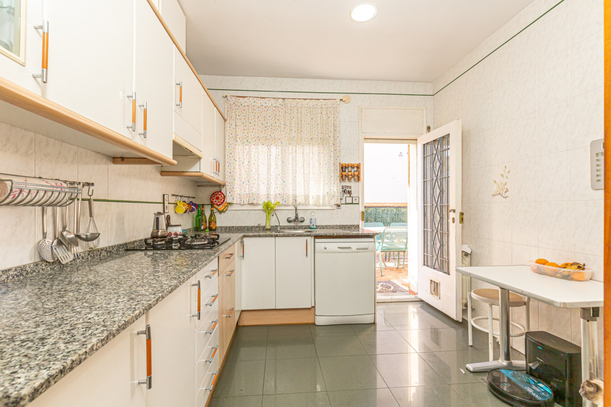 Haus in Barcelona, Spanien, 221 m² - Foto 12