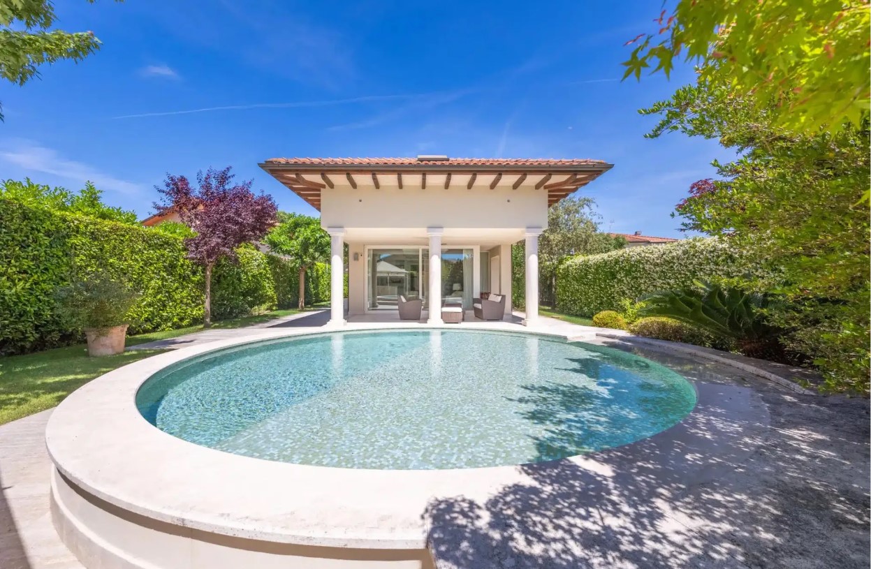 Villa a Forte dei Marmi, Italia, 280 m² - foto 1