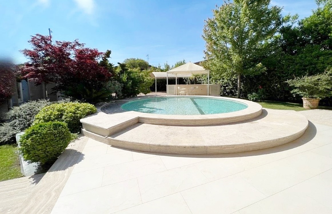 Villa in Forte dei Marmi, Italy, 280 m² - picture 18