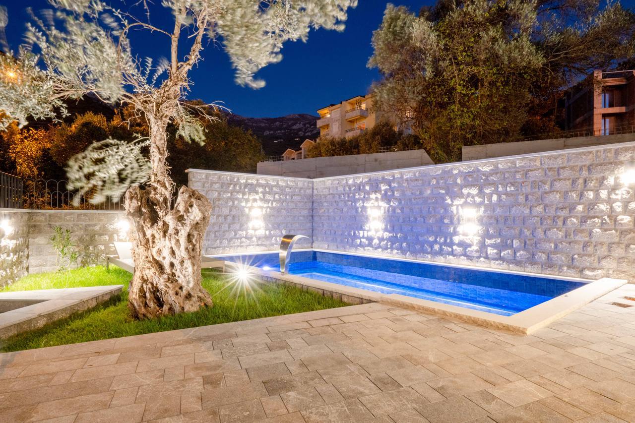 Villa in Budva, Montenegro, 240 m² - Foto 1