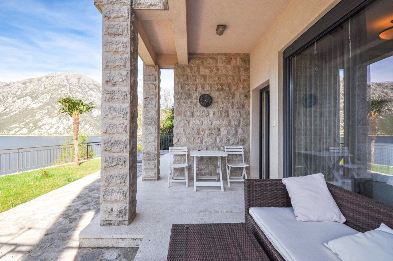 Flat in Kostanjica, Montenegro, 68 m² - picture 10