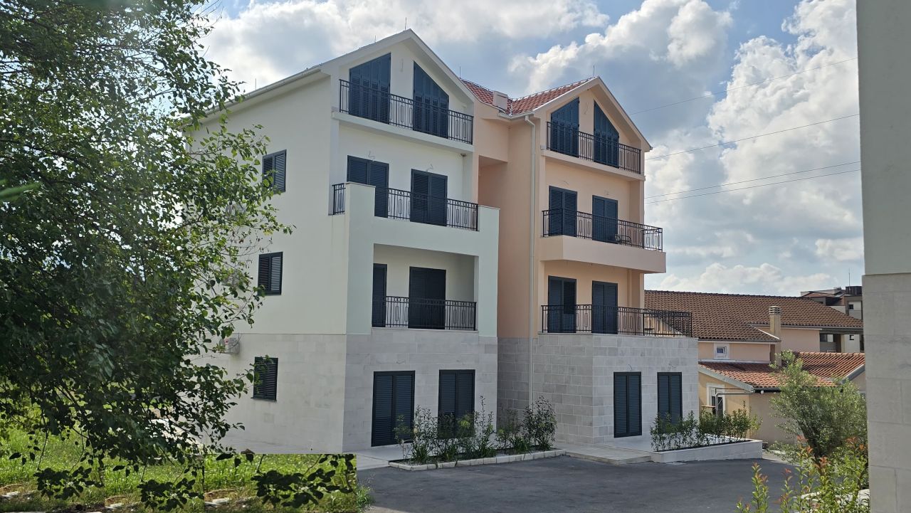Appartamento a Tivat, Montenegro, 41 m² - foto 1