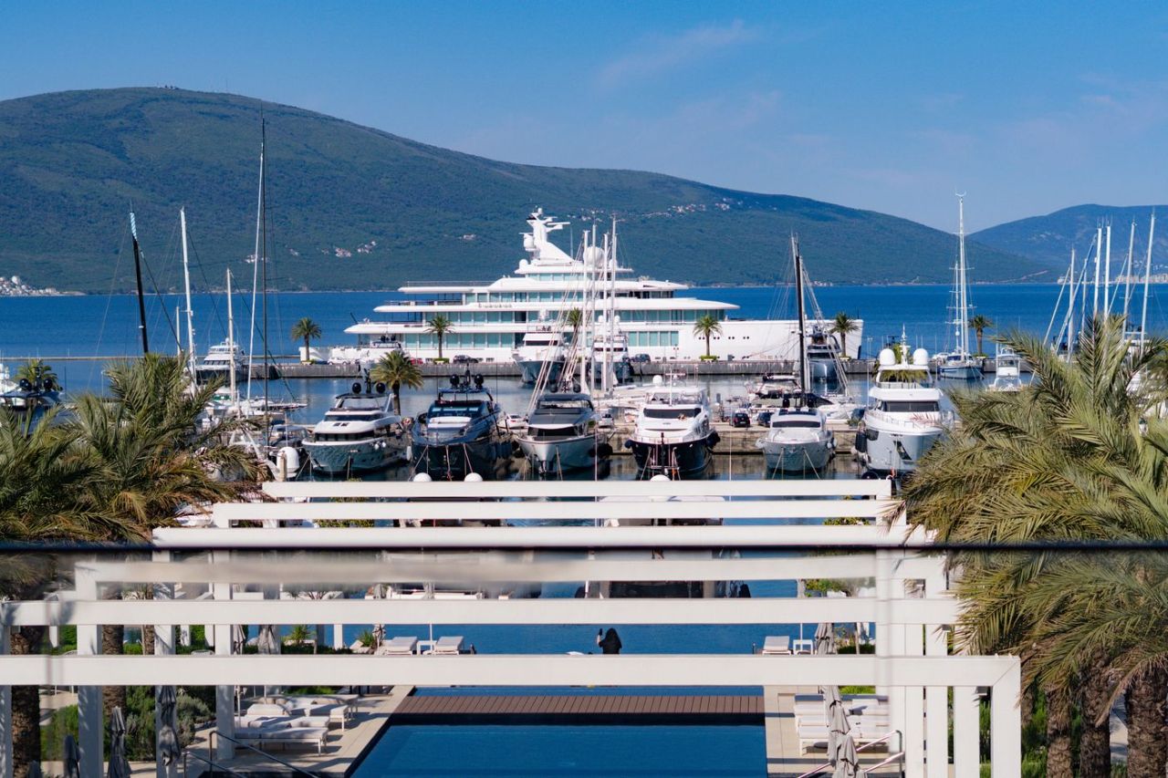 Apartment in Tivat, Montenegro, 174 m² - Foto 1