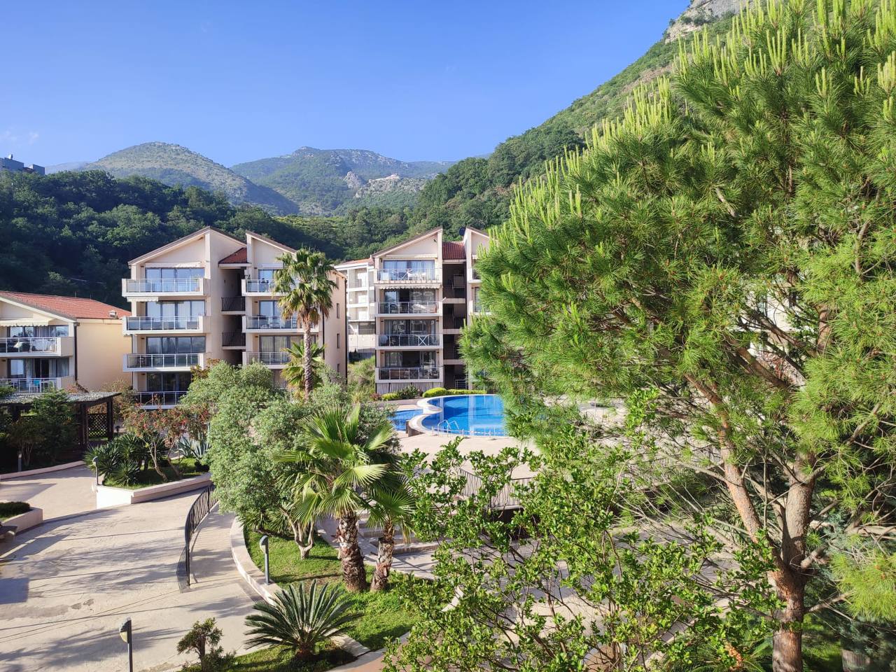 Appartement à Przno, Monténégro, 66 m² - image 1