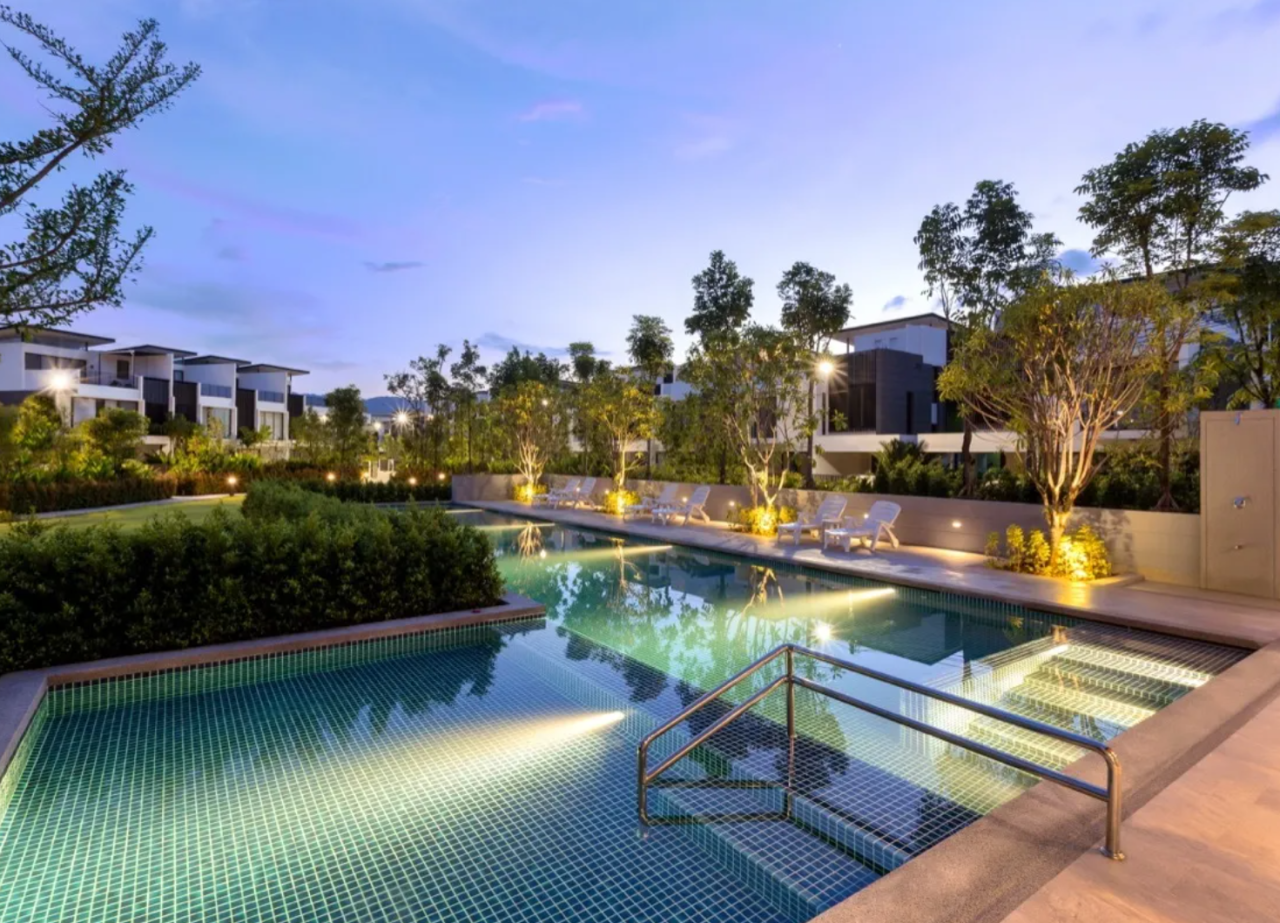 Casa adosada en Phuket, Tailandia, 320 m² - imagen 1