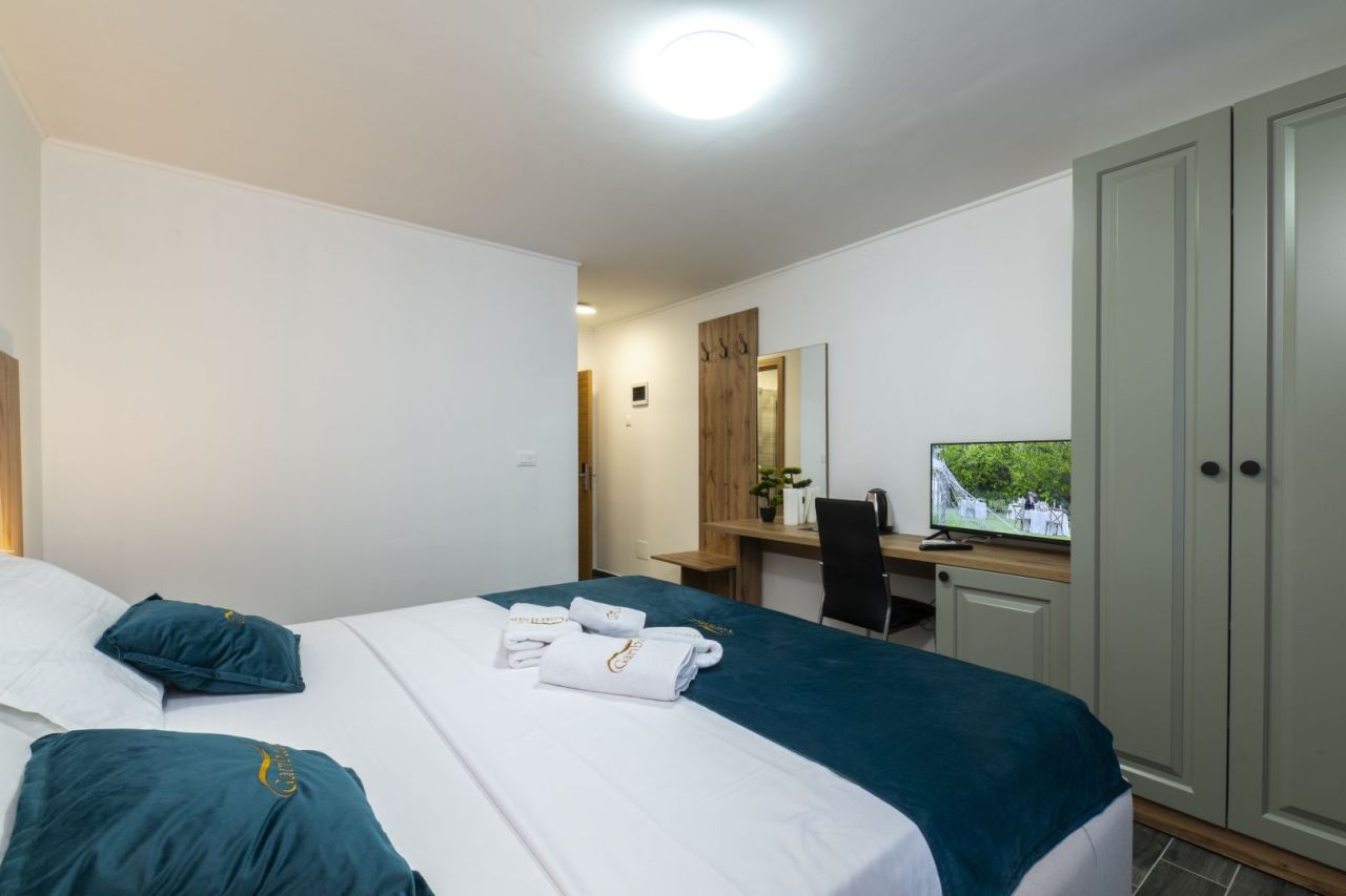 Hotel en Umag, Croacia, 500 m² - imagen 13