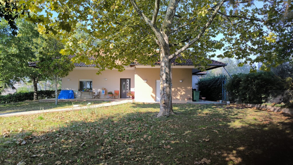 House in Olympiaki Akti, Greece, 378 m² - picture 1