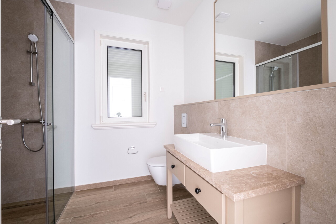 Piso en Tivat, Montenegro, 93 m² - imagen 12