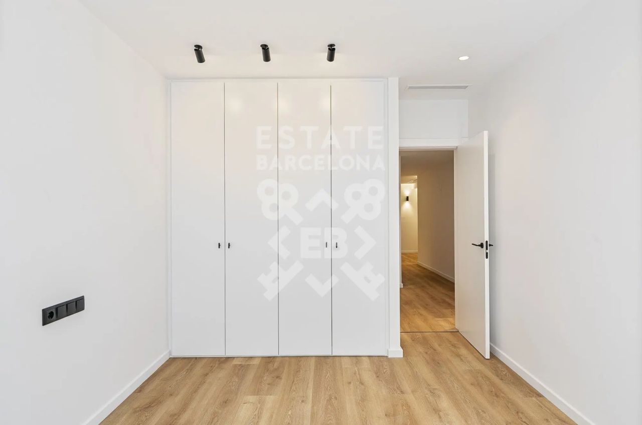 Flat in Barcelona, Spain, 152 m² - picture 10