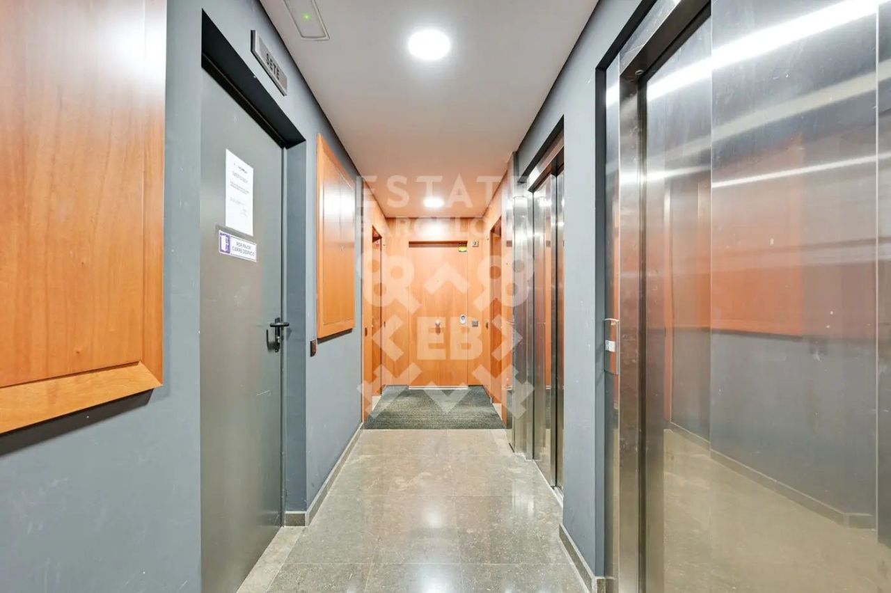 Flat in Barcelona, Spain, 78 m² - picture 8