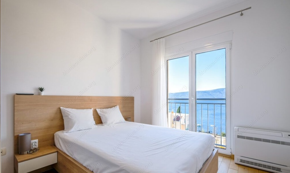 Appartamento a Tivat, Montenegro, 66 m² - foto 2