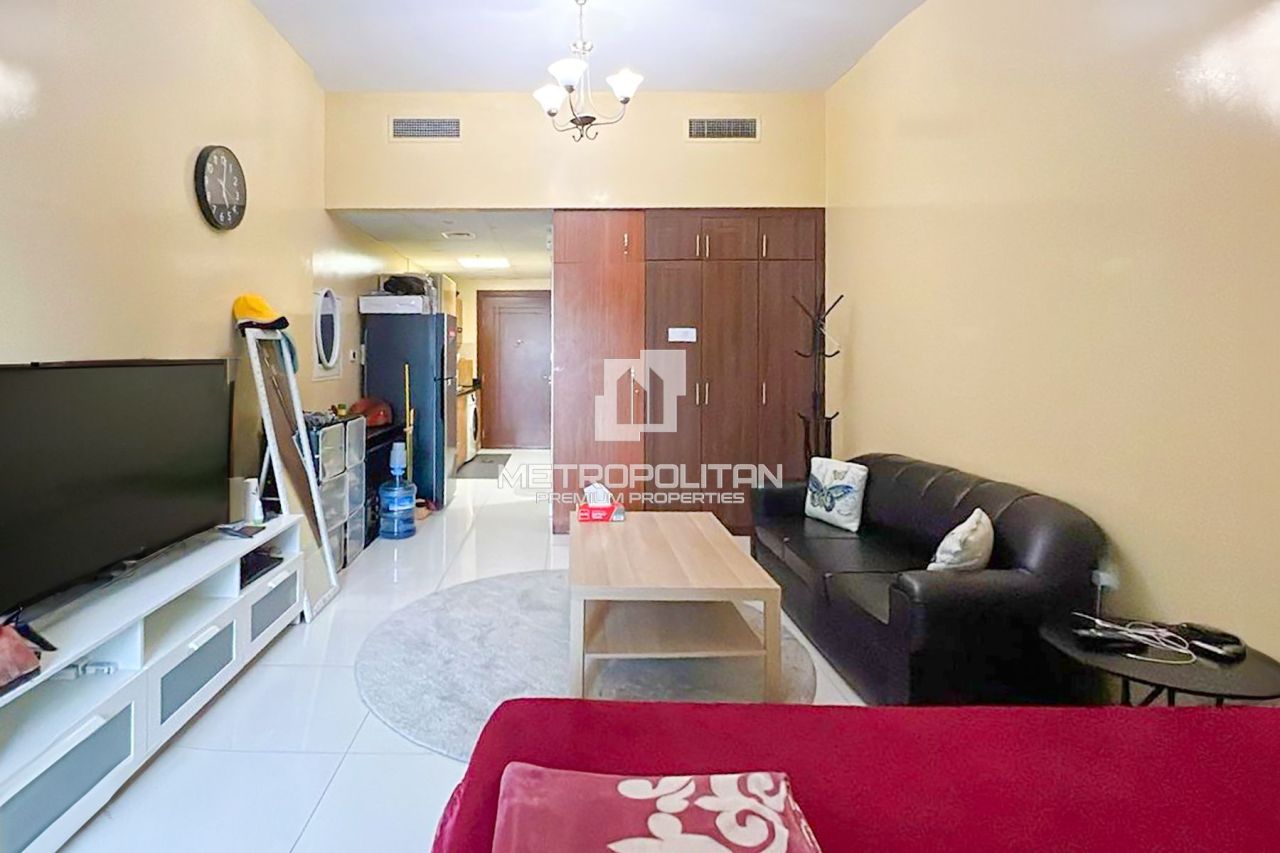 Apartment in Dubai, UAE, 42 m² - picture 4