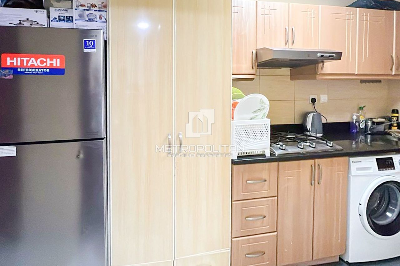 Apartment in Dubai, UAE, 42 m² - picture 5