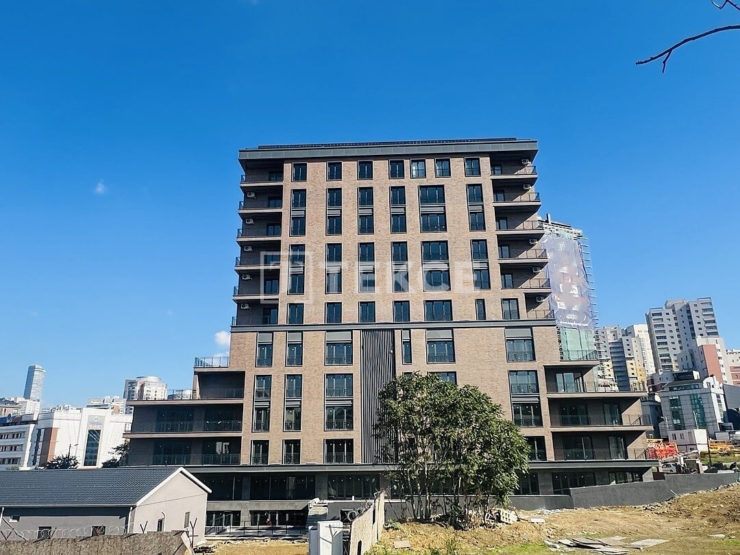 Oficina en Ataşehir, Turquia, 57 m² - imagen 1