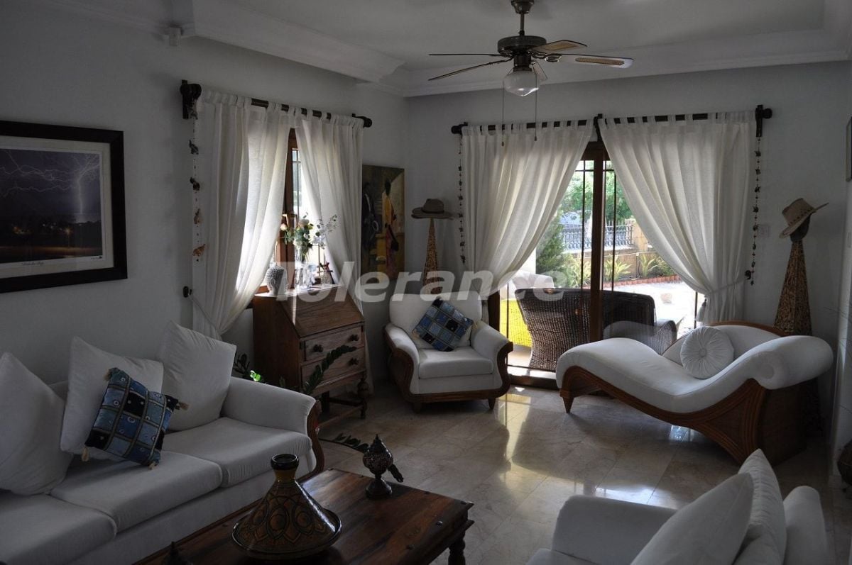 Villa en Alsancak, Chipre, 200 m² - imagen 5