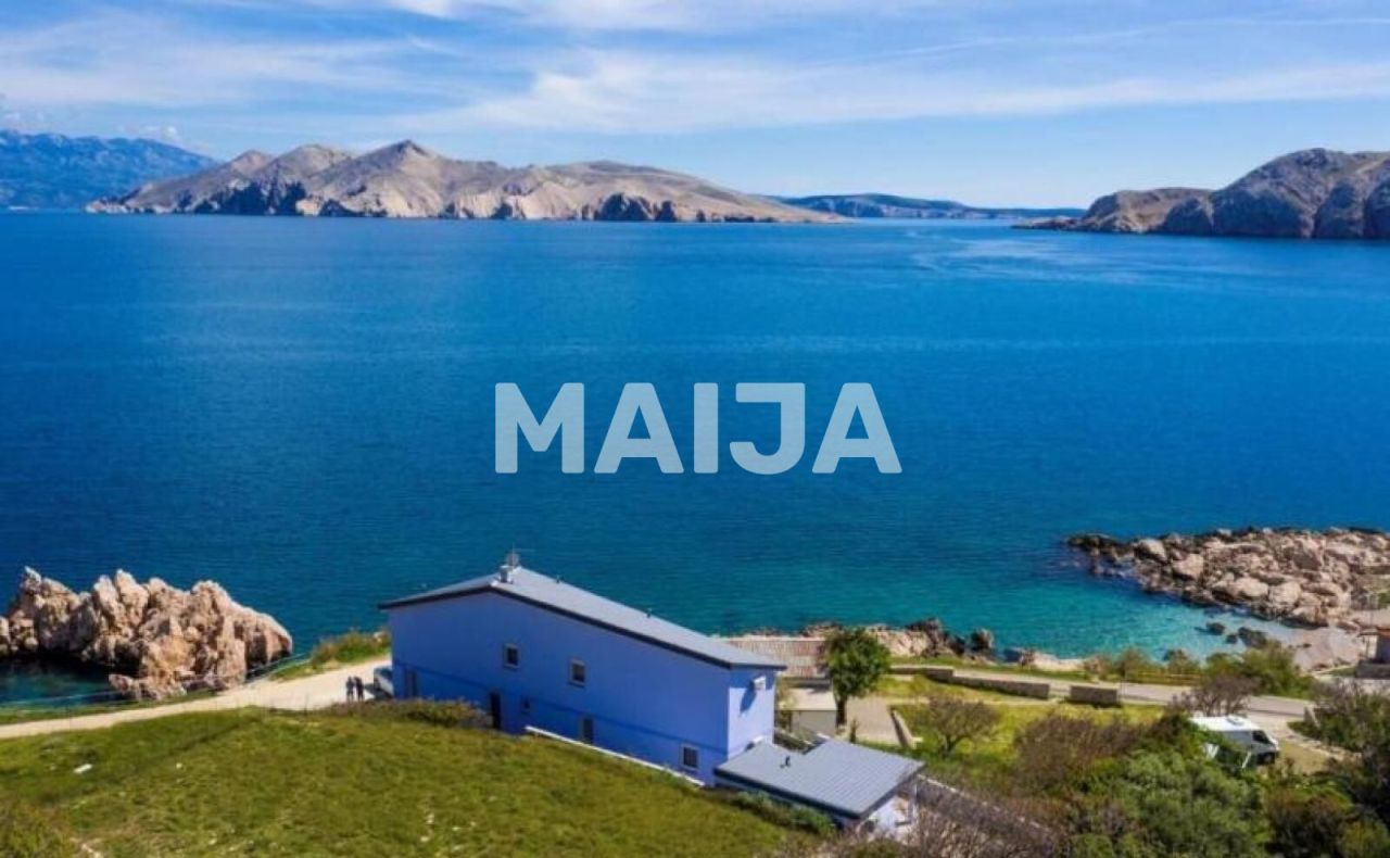 House on Krk, Croatia, 247 m² - picture 1