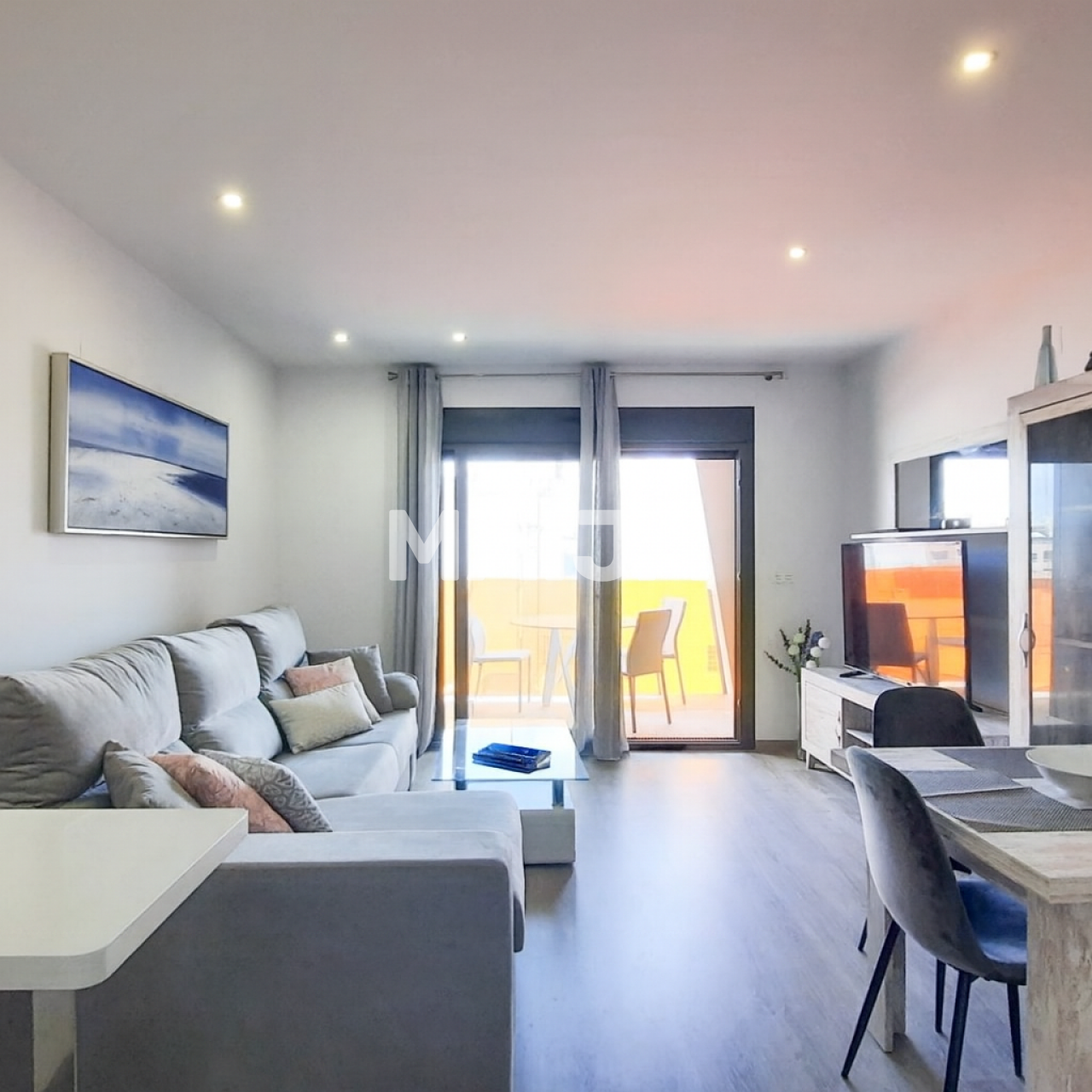 Apartment in Torrevieja, Spain, 52 m² - picture 2