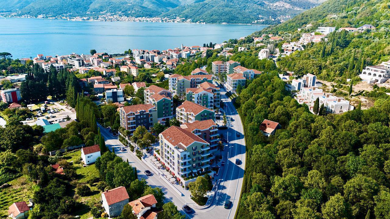 Appartement à Tivat, Monténégro, 51 m² - image 1