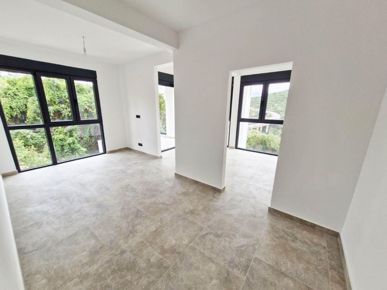 Flat in Utjeha, Montenegro, 53 m² - picture 1
