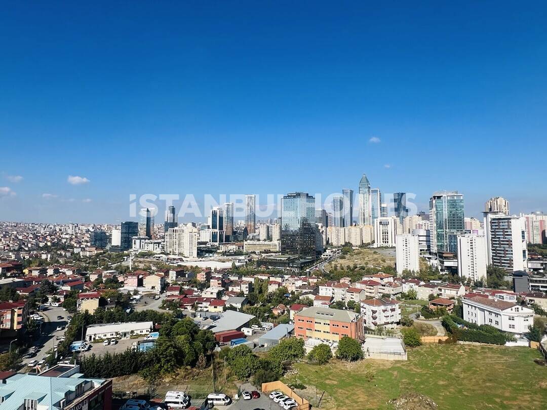 Oficina en Ataşehir, Turquia, 57 m² - imagen 1