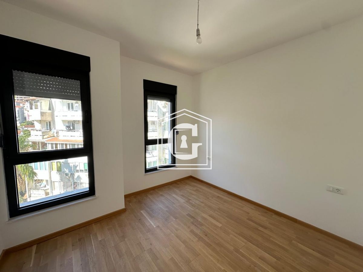 Apartamento en Budva, Montenegro, 66 m² - imagen 2