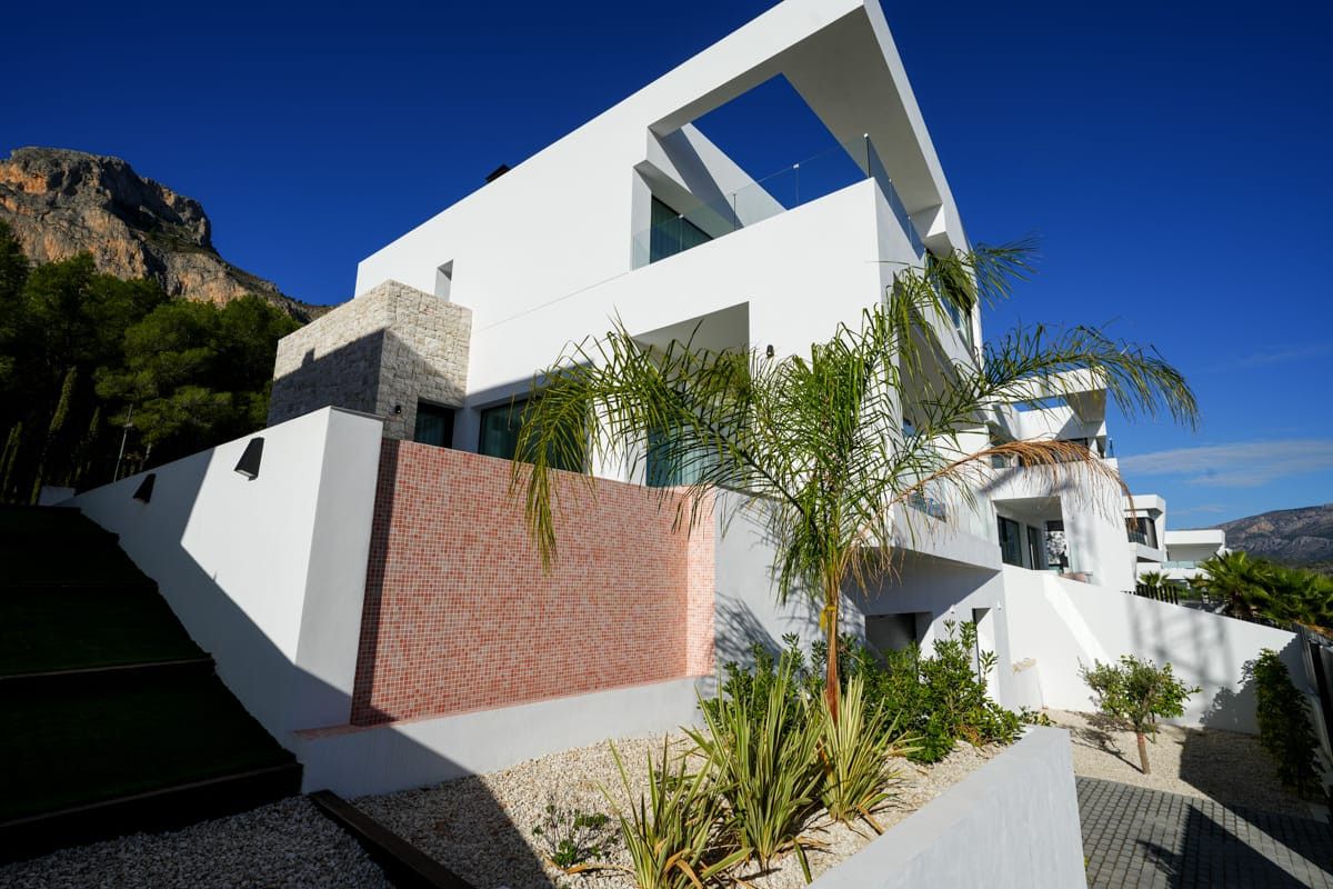 Villa in Polop de la Marina, Spain - picture 3