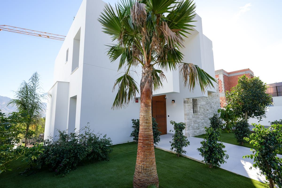 Villa in Polop de la Marina, Spain - picture 4