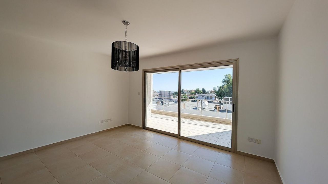 Apartment in Limassol, Cyprus - picture 3