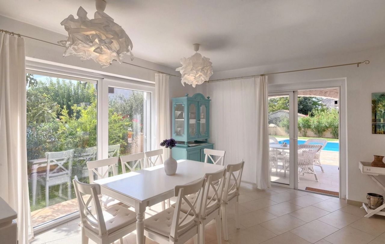 Villa Sveti Lovreč, Croatia, 236 m² - picture 12