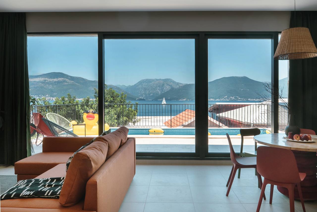 Villa a Tivat, Montenegro, 200 m² - foto 1