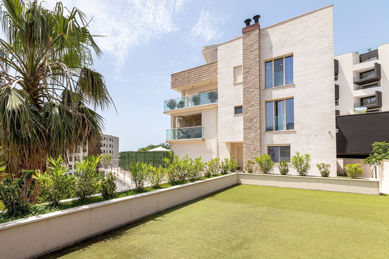 Villa à Becici, Monténégro, 400 m² - image 2