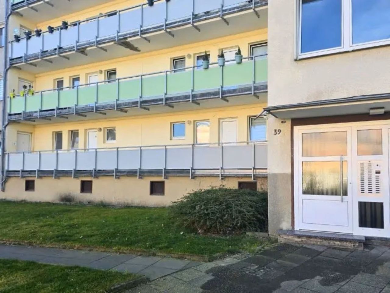 Flat in Essen, Germany, 30 m² - picture 2