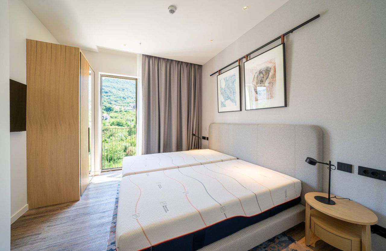 Flat in Tivat, Montenegro, 91 m² - picture 16