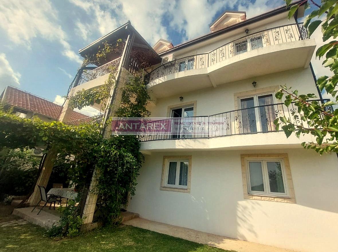 Villa in Herceg-Novi, Montenegro, 261 m² - picture 2