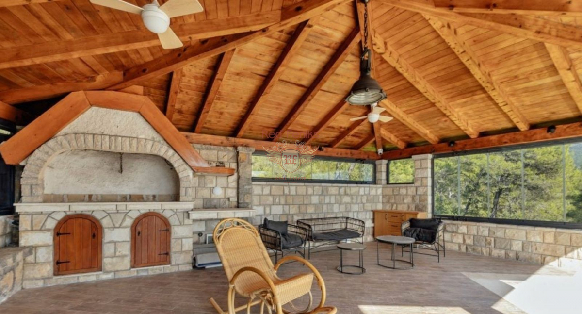 Casa en Tivat, Montenegro, 240 m² - imagen 2