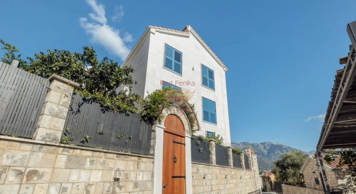 Casa en Tivat, Montenegro, 240 m² - imagen 4