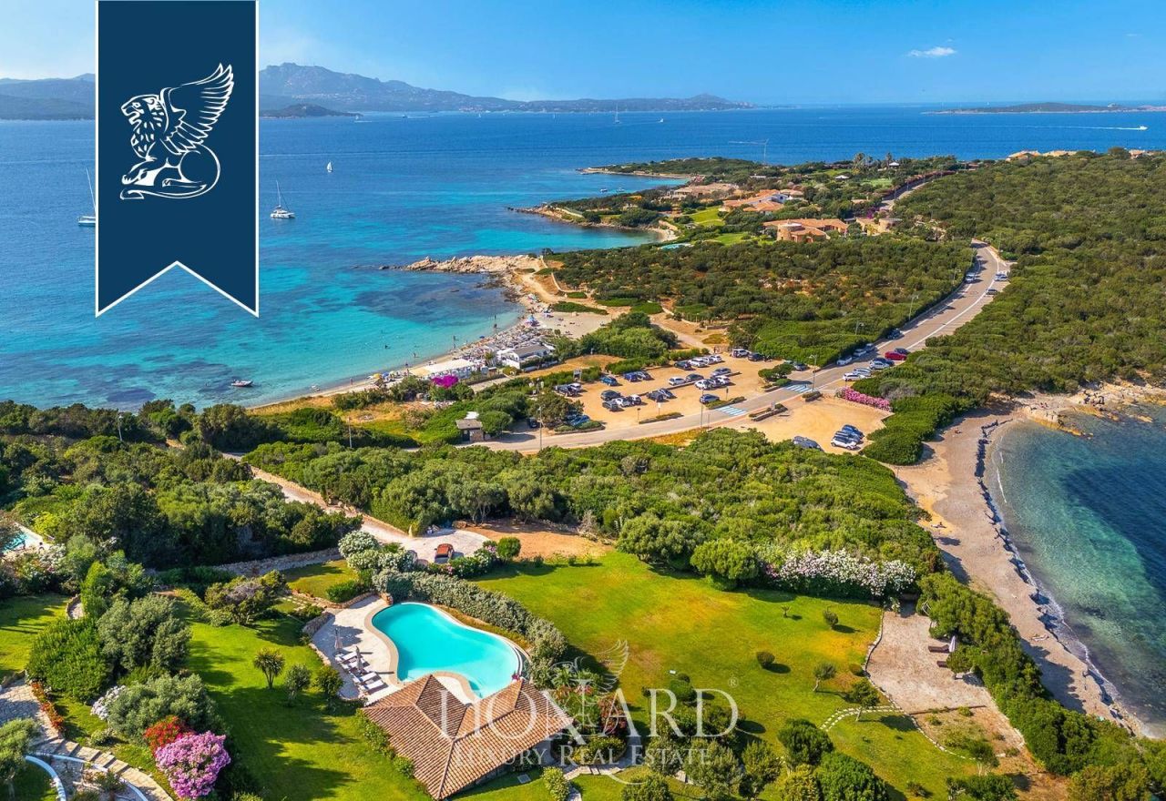 Villa in Olbia, Italy, 800 m² - picture 4