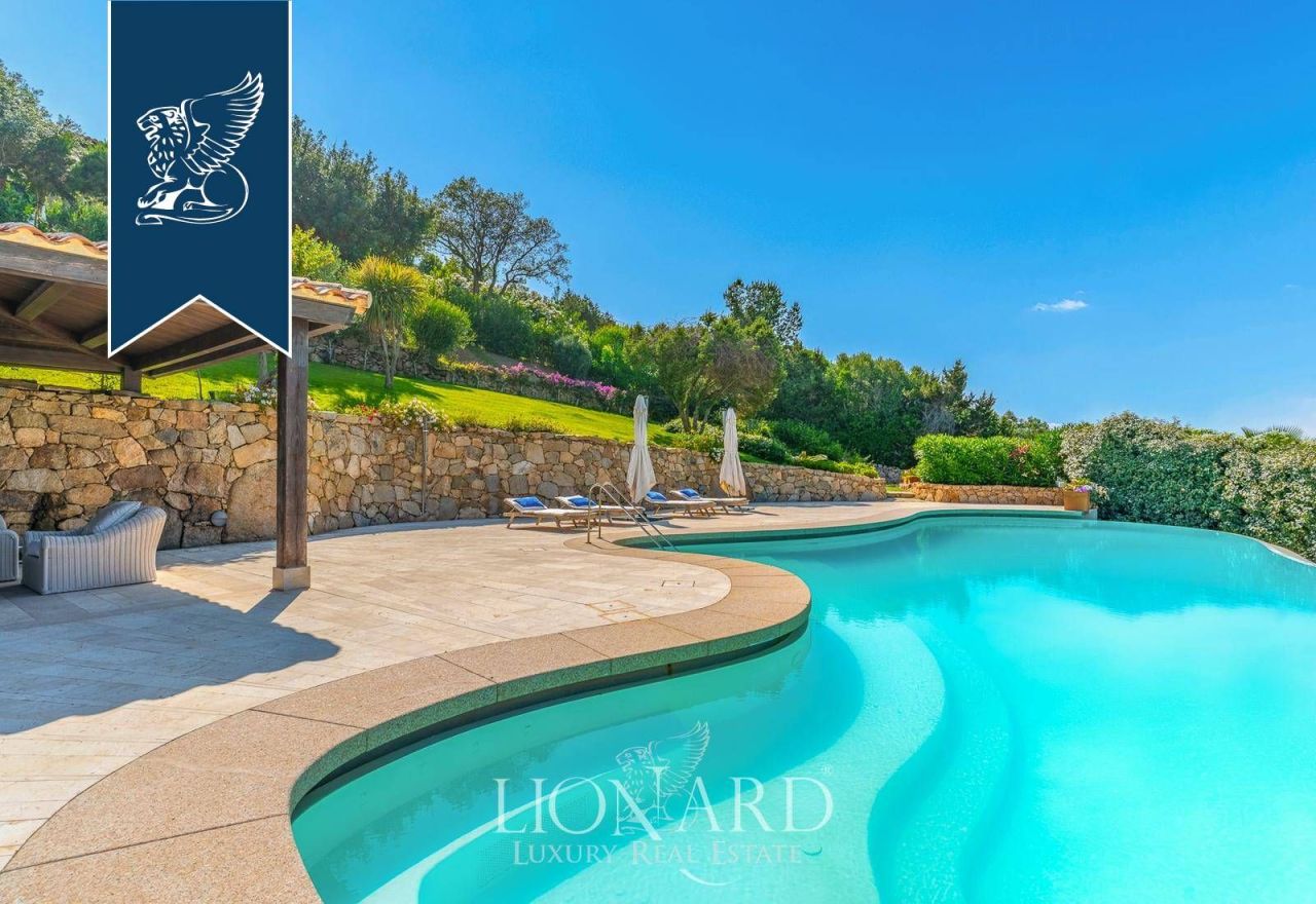 Villa in Olbia, Italy, 800 m² - picture 11