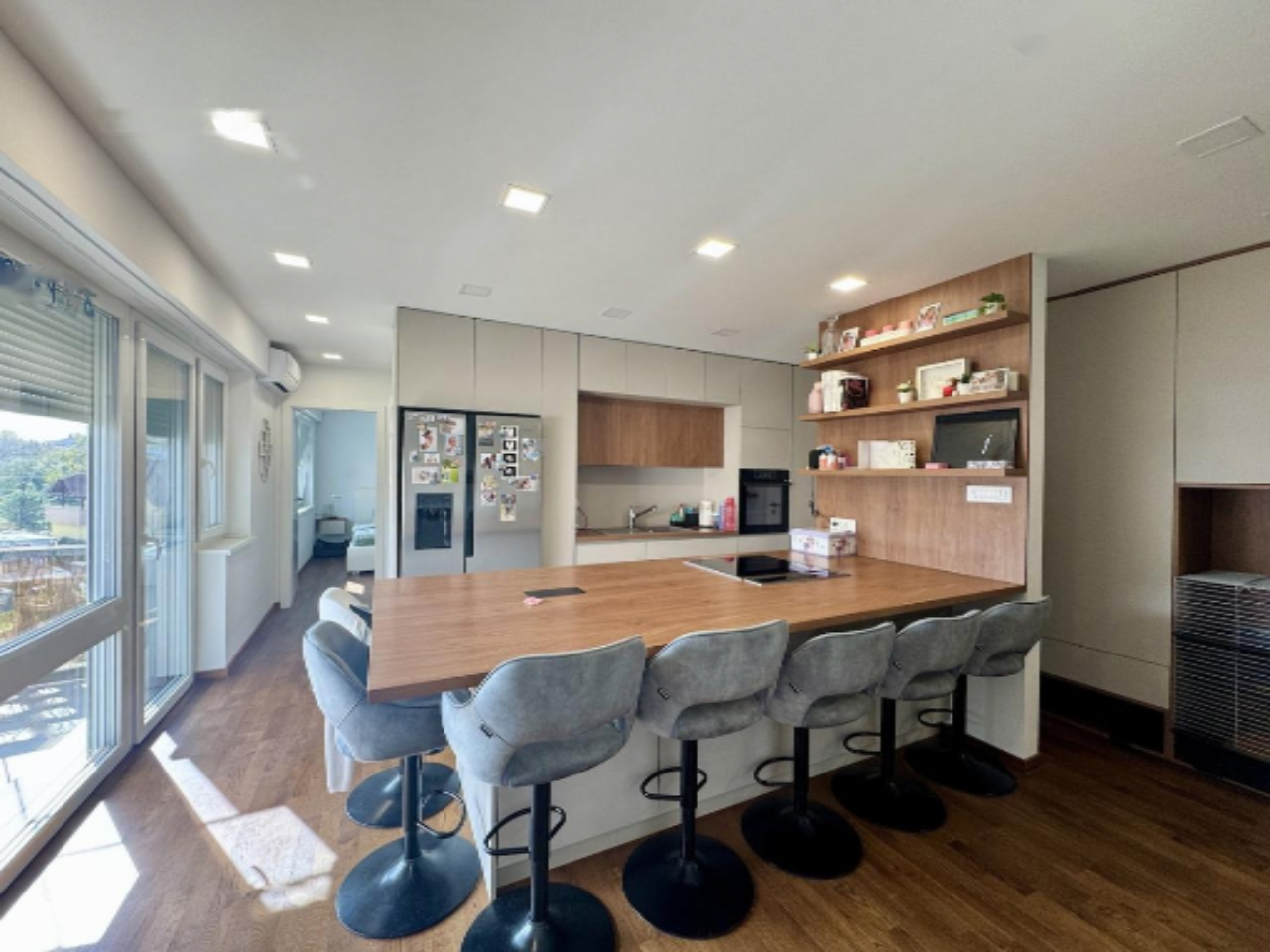 Piso en Liubliana, Eslovenia, 83 m² - imagen 1