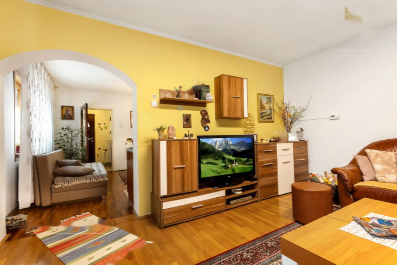 House in Ljubljana, Slovenia, 200 m² - picture 1