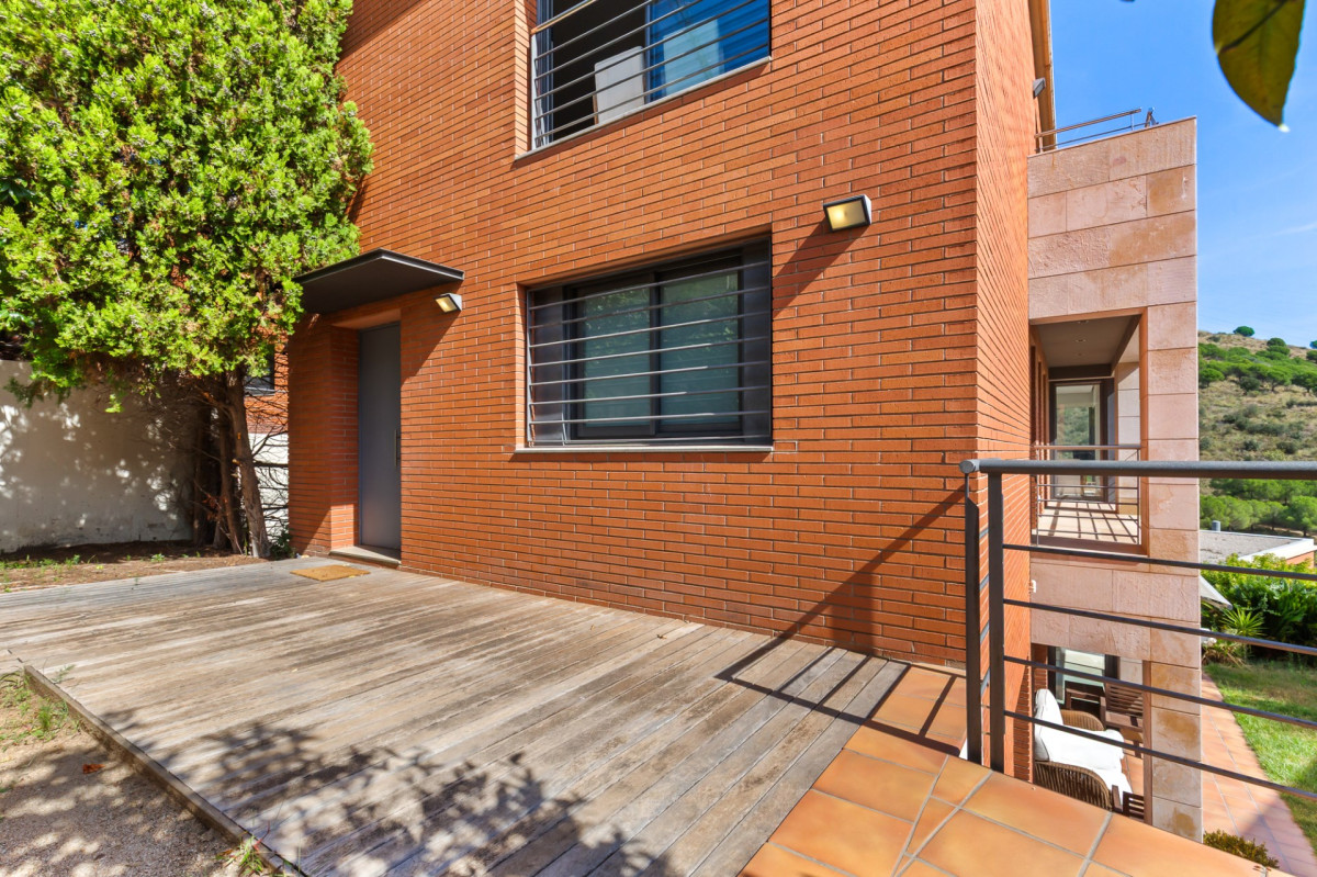 House in Barcelona, Spain, 490 m² - picture 3