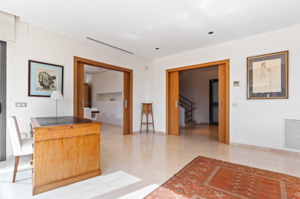 House in Barcelona, Spain, 490 m² - picture 15