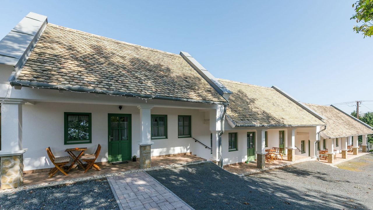 Hotel en Tapolca, Hungría, 240 m² - imagen 2