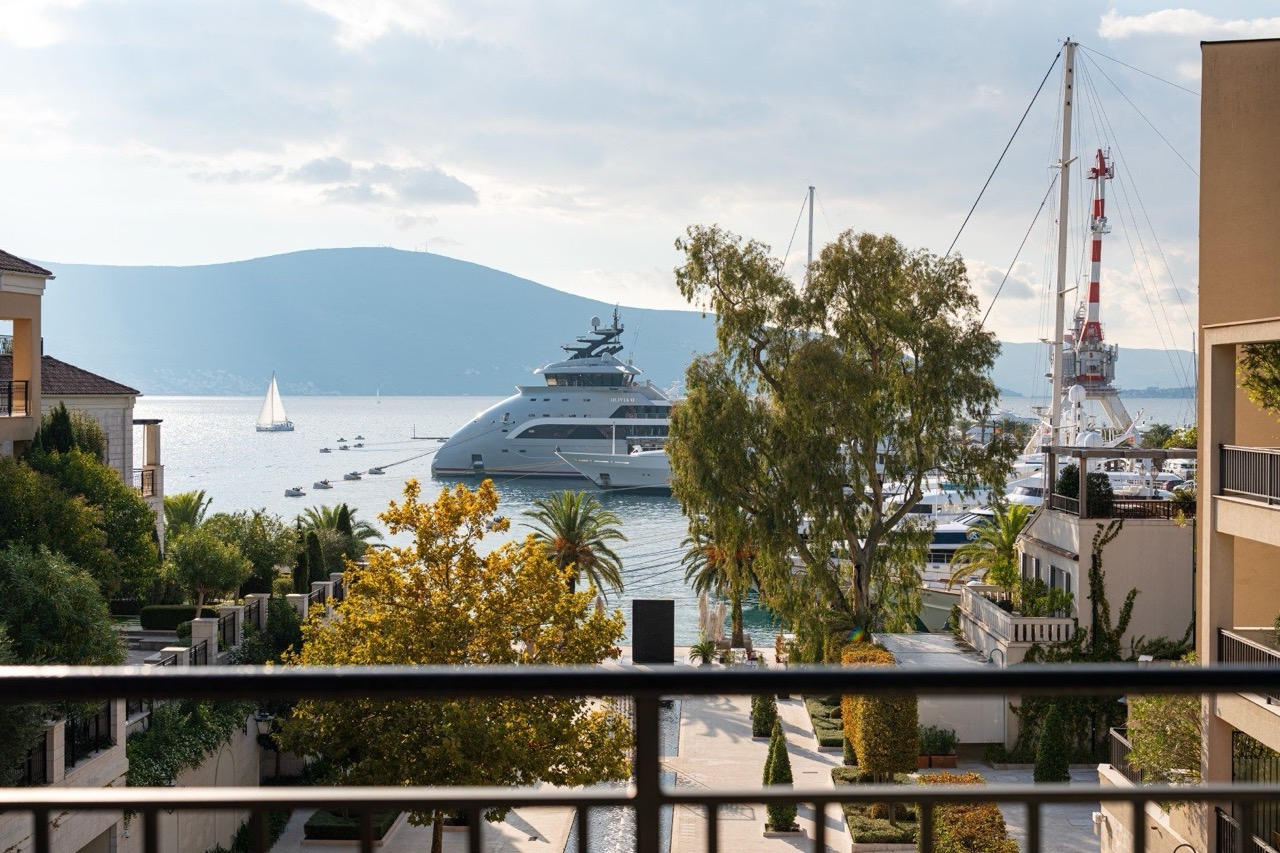 Attico a Tivat, Montenegro, 247 m² - foto 1