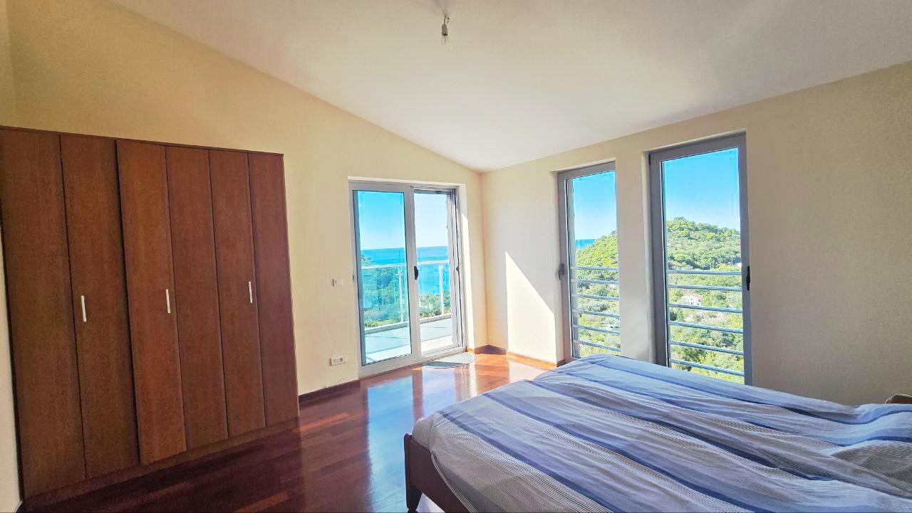 Flat in Petrovac, Montenegro, 120 m² - picture 5