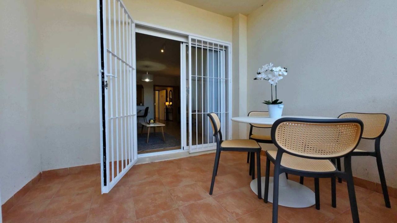 Flat in Cabo Roig, Spain, 54 m² - picture 9