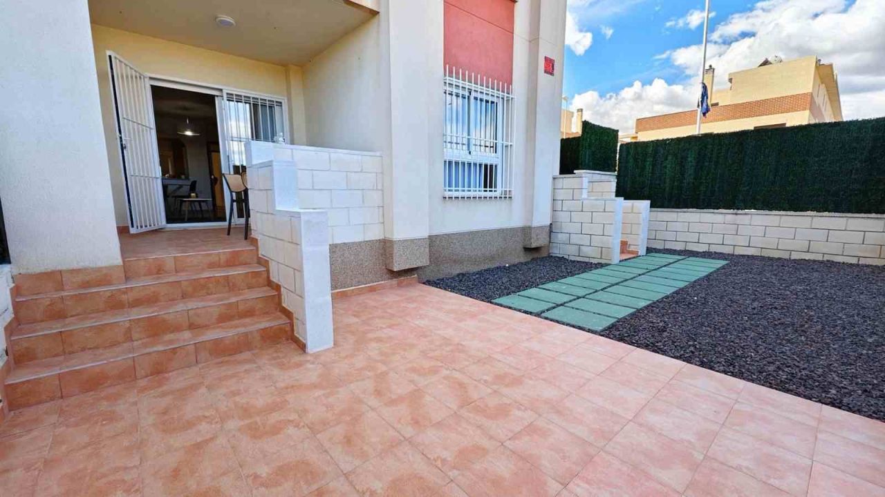 Flat in Cabo Roig, Spain, 54 m² - picture 12